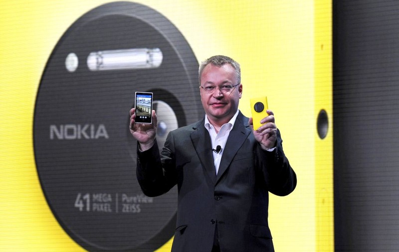 Fostul şef de la Nokia, plătit regeşte de... Microsoft