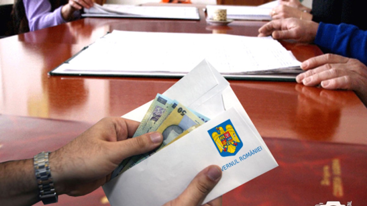 Câți bani primesc profesorii care participă la Evaluarea Națională și la Bac. Pentru corectarea unei lucrări se acordă 9,90 lei