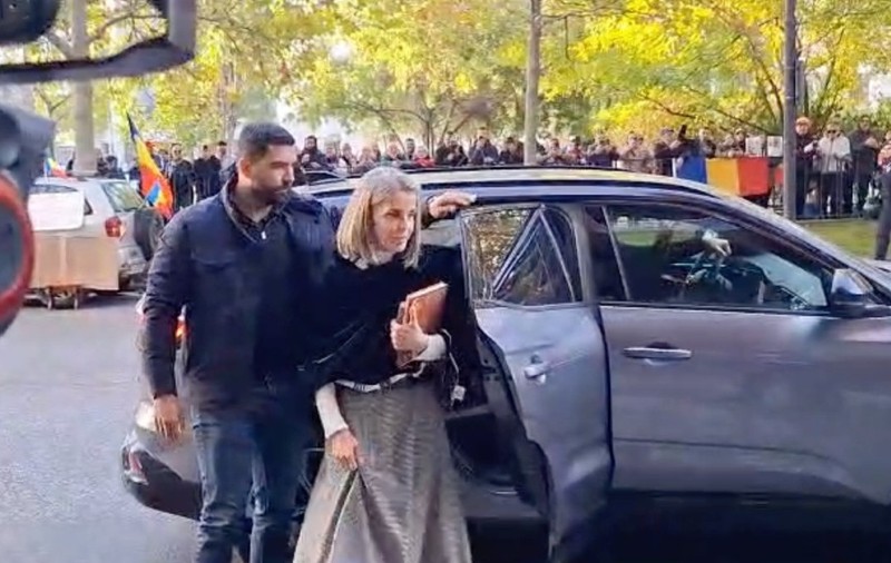 Cristela Georgescu, adusă la audieri la DIICOT. Sursă foto: Captură video/ Libertatea
