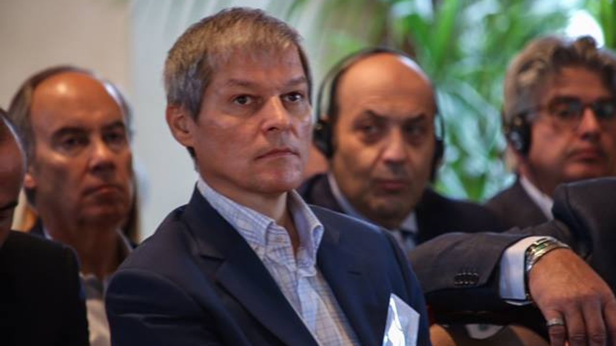 Dacian Ciolos, fostul premier