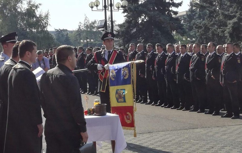 ISU Prahova a primit drapelul de luptă din partea preşedintelui Iohannis