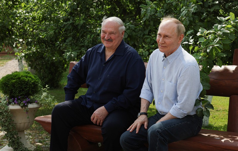 Prima fisură în relația Putin -Lukașenko: „Sunt primele semne că ceva s-ar putea prăbuși în Est”