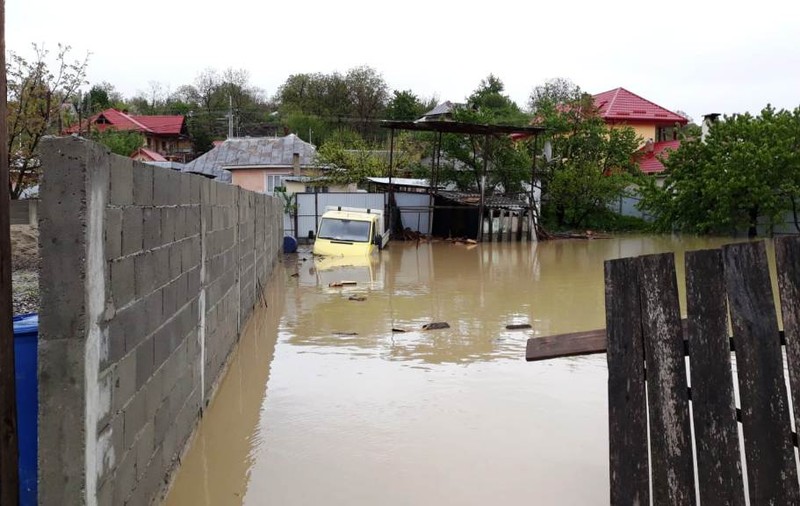 UPDATE / Cod roşu de inundaţii pe râuri din Galaţi şi Vaslui și cod portocaliu în alte trei județe