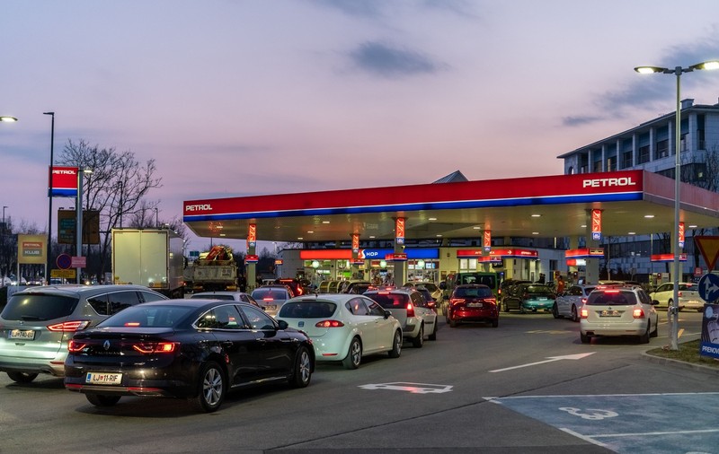 Slovenia limitează vânzările de benzină și motorină, după ce unele benzinării au rămas fără carburanți