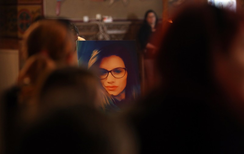 UPDATE: Andreea Cristea, românca ucisă în atentatul din Londra, condusă pe ultimul drum la Constanța. Ambasadorul Marii Britanii, prezent la funeralii