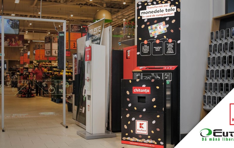 1900 lei în monede: Un brăilean și-a adus tot măruntul din casă, la Kaufland
