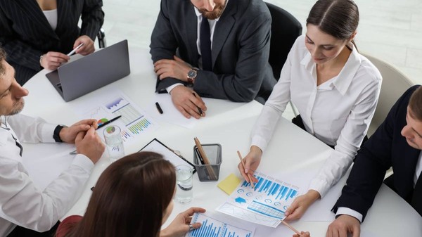 Tineri antreprenori StartUp