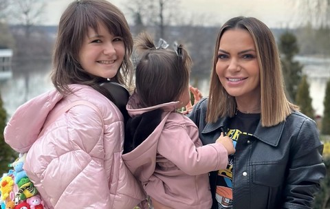 Cu ce se ocupă Andreea Antonescu în America. Artista s-a mutat împreună cu cele două fetițe: „Trăim în prezent și pentru noi”