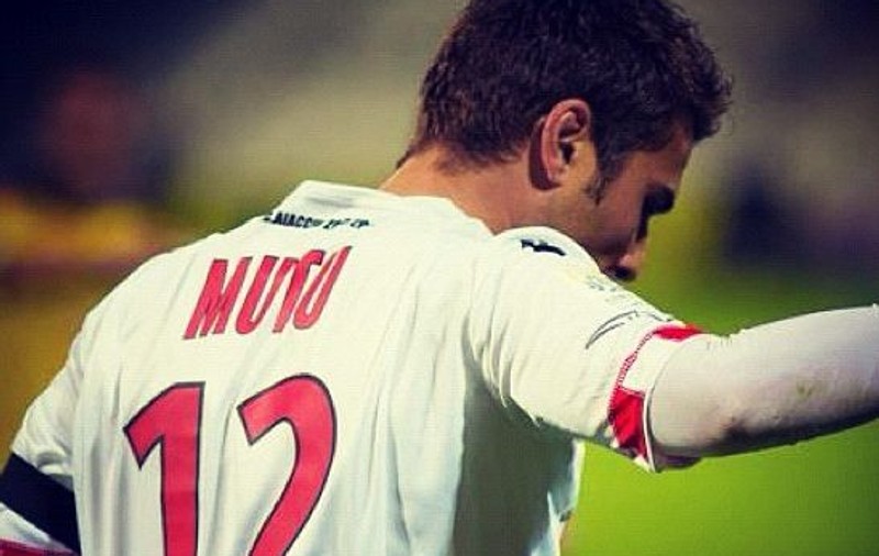 Mutu "a îngropat-o" de unul singur pe Lyon. A avut din nou penalty, cum crezi că a bătut?