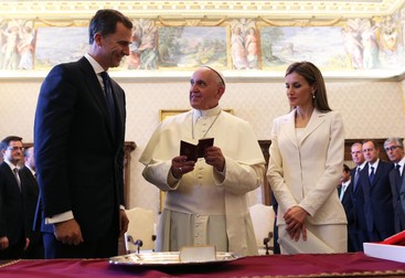 Ce trebuie să respecte Viorica Dăncilă la întâlnirea cu Papa Francisc