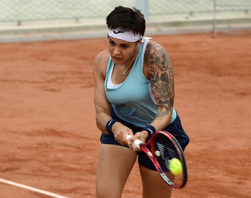 Ea a eliminat-o pe Sorana Cîrstea în turul 2 la Roland Garros. Aliona Bolșova Zadoinov este spaniolă de origine moldoveană | GALERIE FOTO