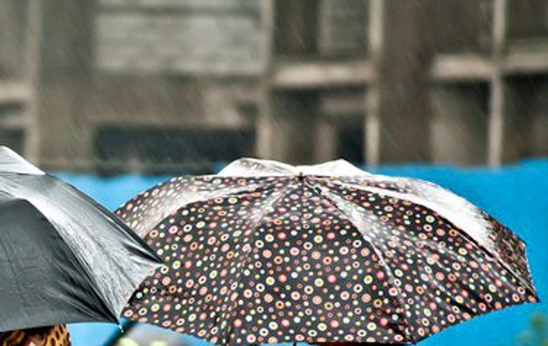 Avertizare meteo nowcasting. Cod galben de averse în Capitală, în perioada următoare