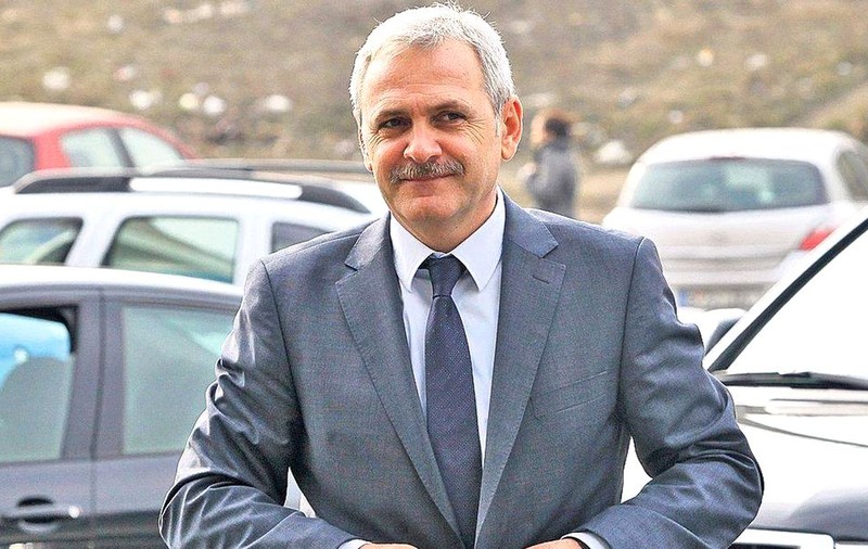 Liviu Dragnea a descoperit aplicația Google care redă textul după dictare: "Mi-e sa nu fie prea inteligent telefonul"