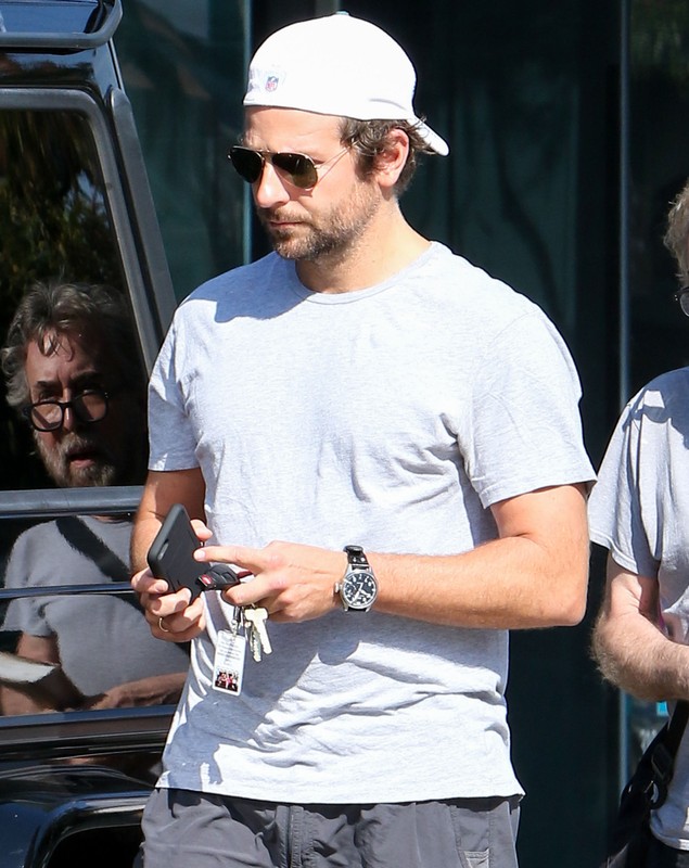 Bradley Cooper s-a despărțit de Irina Shayk? Actorul a fost surprins cu un alt fotomodel celebru | FOTO