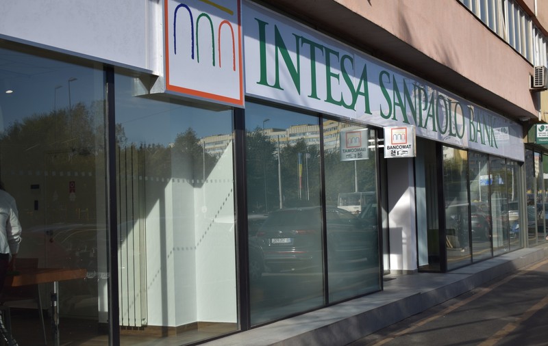 Intesa, cel mai mare grup bancar din Italia, a cumpărat banca românească First Bank. Care este valoarea tranzacției