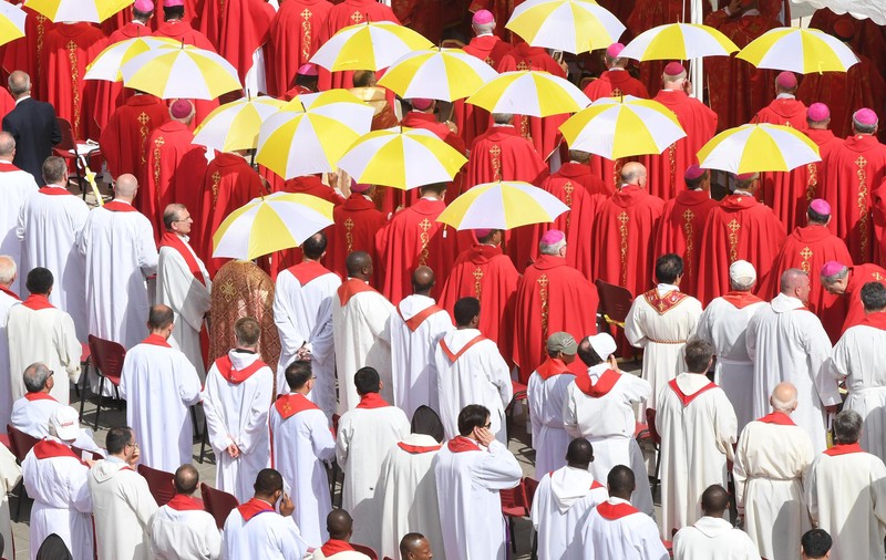 Orgie gay în apartamentul unui cardinal, întreruptă de poliția Vaticanului