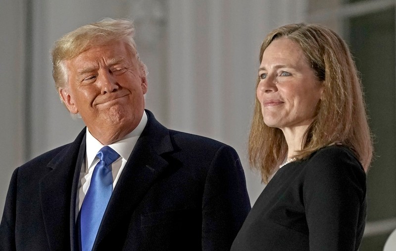 Succes important pentru Donald Trump. Judecătoarea Amy Barrett a fost confirmată la Curtea Supremă
