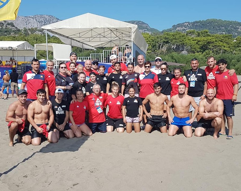 Avem cele mai tari fete la luptele pe plajă! Sport olimpic din 2020. Rezultatele de la Mondiale | FOTO