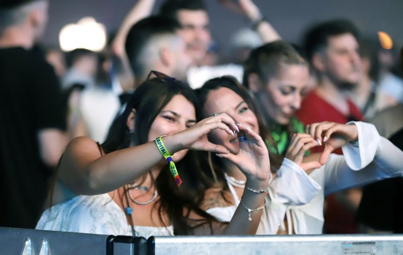 Prima zi a Neversea Kapital 2025 în imagini: Arena Națională, transformată pentru festivalul din București