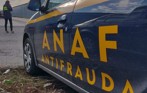 ANAF au confiscat peste 4000000 de țigarete netimbrate, depistate în apropierea frontierei de la Nădlac. Sursă foto: Facebook /ANAF.