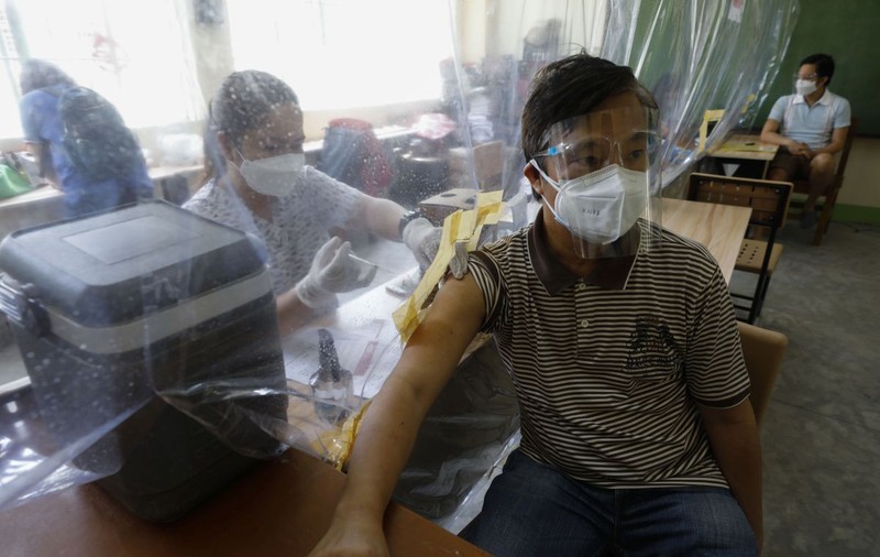 Vaccinarea întregii lumi împotriva COVID, până la sfârșitul lui 2022. Cum cred experții că poate fi atinsă această țintă