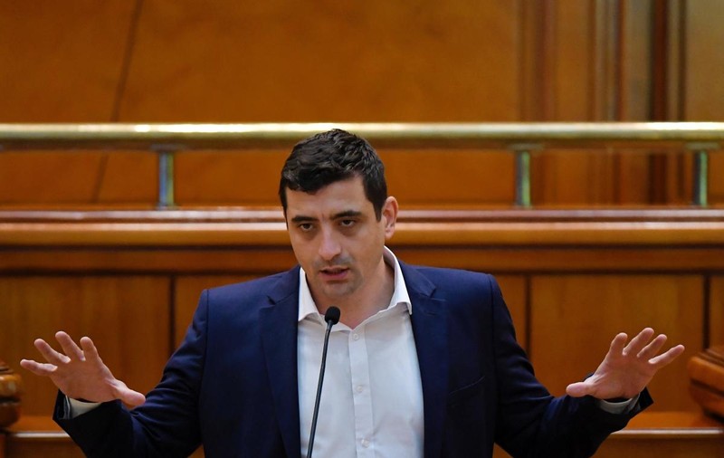George Simion: „Nu o să respect noul regulament al Camerei Deputaţilor, o să continui să fac live”