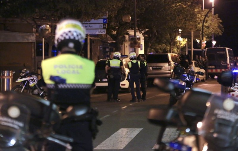 Atentat în Barcelona | Un al doilea atac a avut loc în Cambrils. Cinci presupuși teroriști au fost uciși
