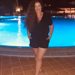 Bianca, 27 de ani, fiica lui ”Munti” din prima căsnicie