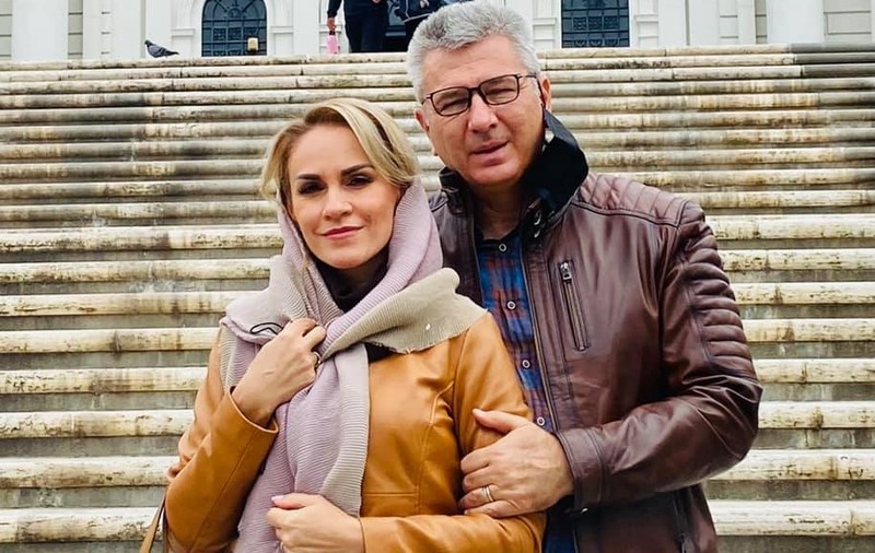 Gabriela Firea anunță că ea și soțul ei, Florentin Pandele, au COVID
