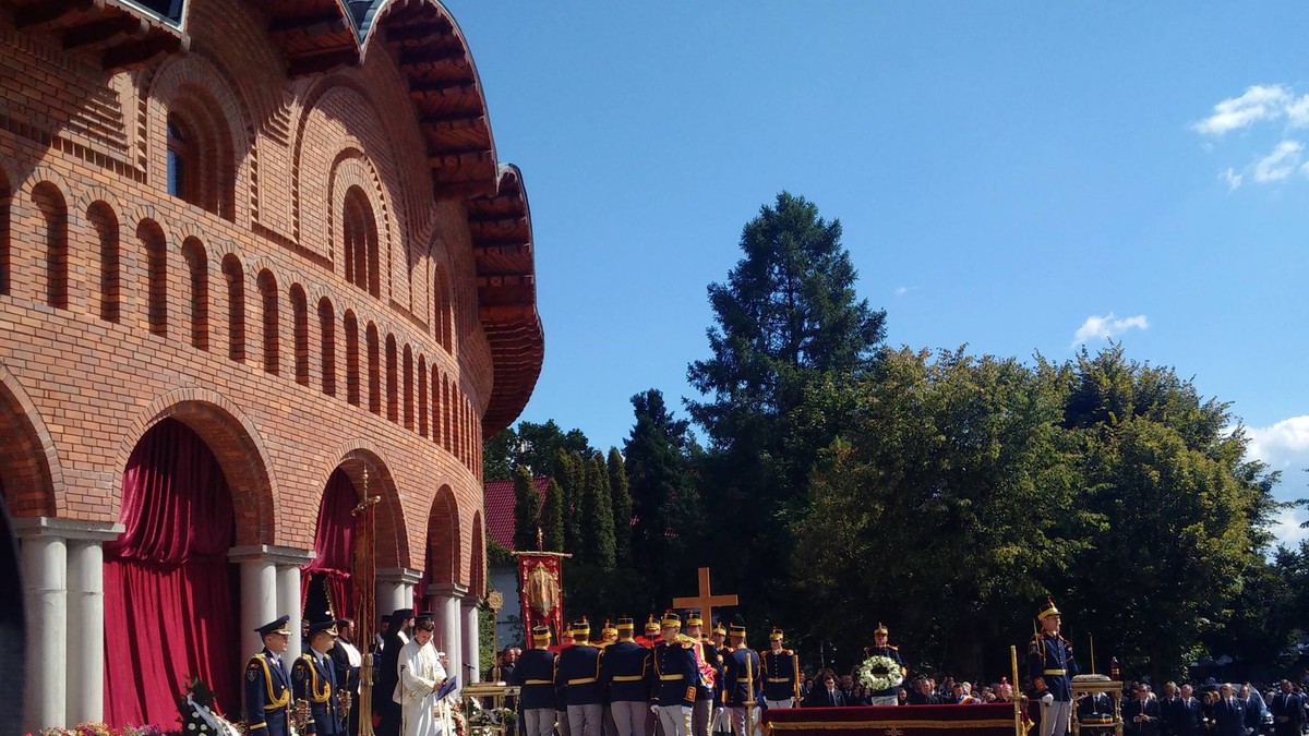 Catedrala Regală de la Curtea de Argeș, unde va fi înmormântat Regele Mihai