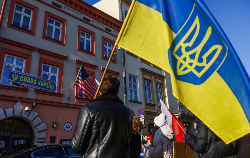 Pachete cu urme de sânge, trimise la mai multe ambasade ale Ucrainei din Europa. „Analizăm semnificaţia acestui mesaj"