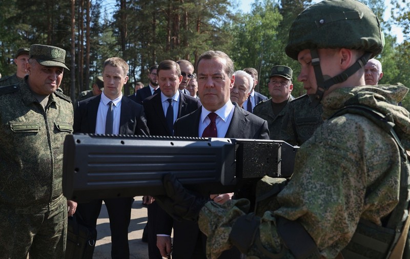 Dmitri Medvedev avertizează Occidentul: „Răbdarea Rusiei legată de utilizarea armelor nucleare se poate sfârși”
