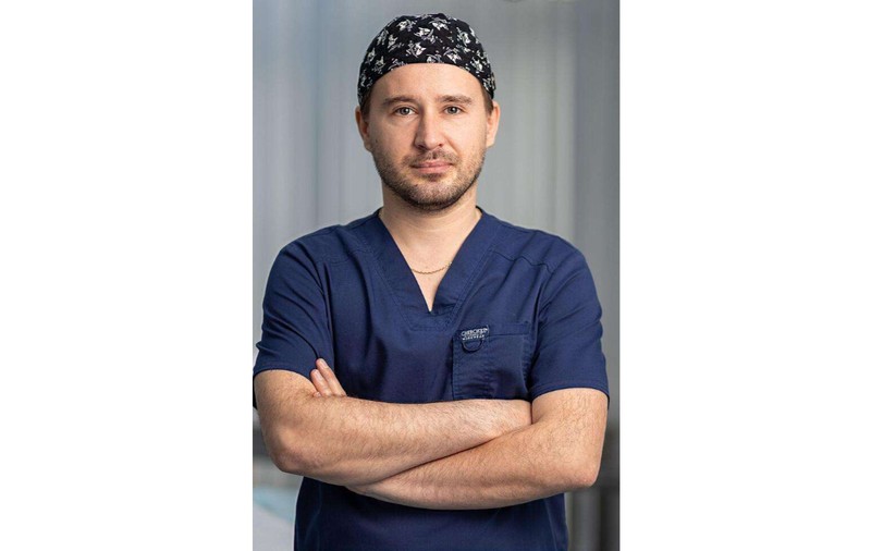 De ce pot eșua operațiile estetice. Analiza cazului Donatella Versace, explicată de chirurgul plastician dr. Valentin Vlădoiu