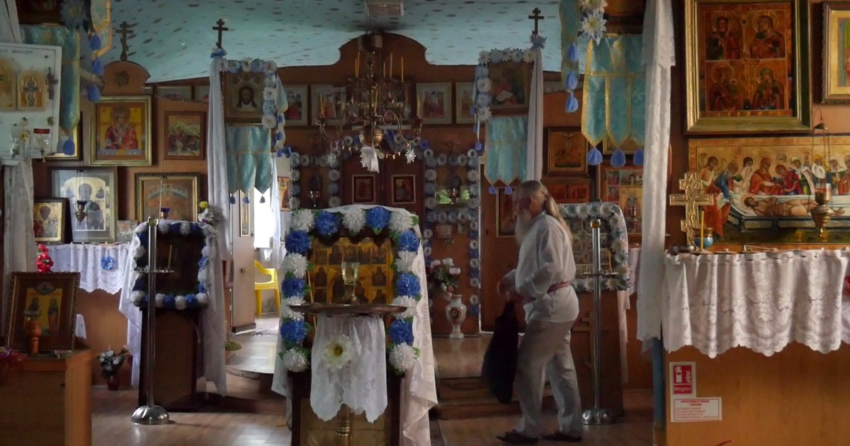 În satul 2 Mai conviețuiesc șase religii diferite. Interiorul bisericii pe rit vechi din 2 Mai