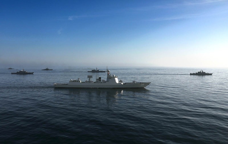 China și Rusia vor să își arate puterea printr-un exercițiu naval comun, urmat de o patrulare în apele Pacificului