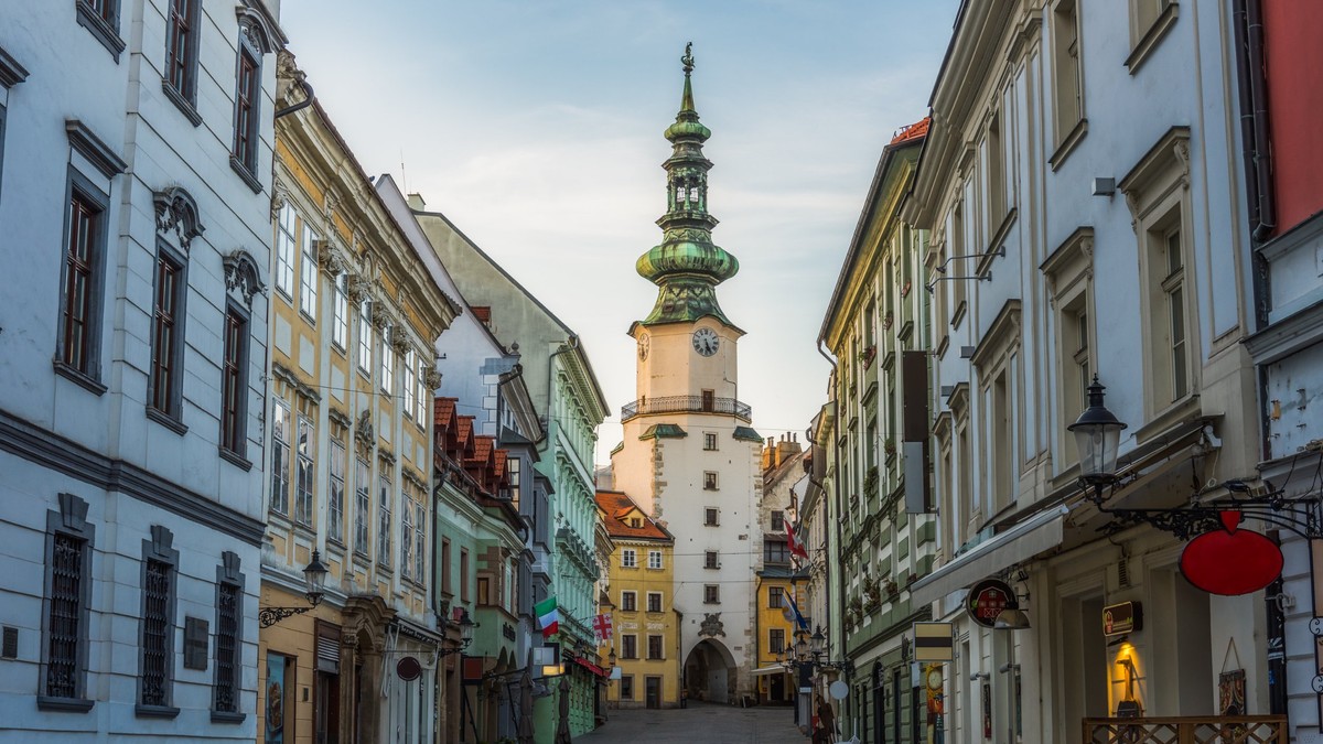 Ce să vizitezi în Bratislava? Locuri de vizitat și obiective turistice în Bratislava 2022