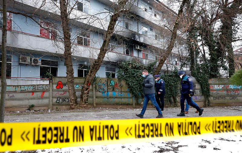 Numărul deceselor după incendiul de la „Matei Balș” a ajuns la 15. Un bărbat de 89 de ani, transferat în urma tragediei, a murit