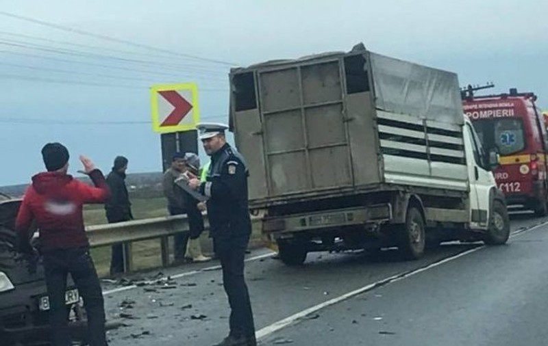 O fetiță de an și jumătate a murit într-un grav accident rutier în Bihor