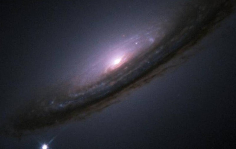 Energia întunecată se schimbă și ar putea duce la sfârșitul Universului printr-un „Big Crunch”, arată un nou studiu