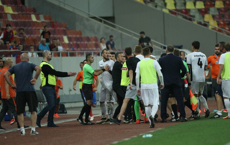 Șumudică face acuzații grave: ”Steaua a ordonat bodyguarzilor să ne lovească”