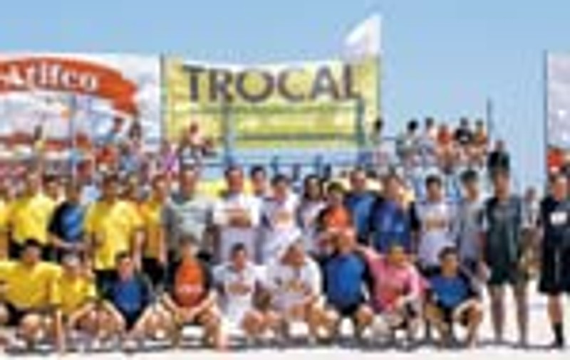 Gata cu fotbalul pe plaja la Mangalia
