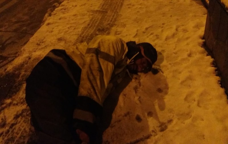 VIDEO | O jurnalistă din România a salvat un om de la moarte! S-a întâmplat în mijlocul străzii