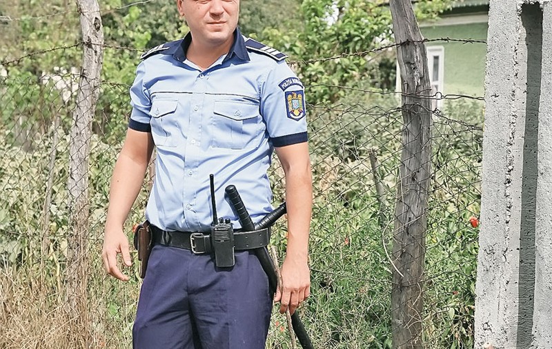 Polițistul Robi este adevăratul «tată» al serialului «Las Fierbinți» | INTERVIU