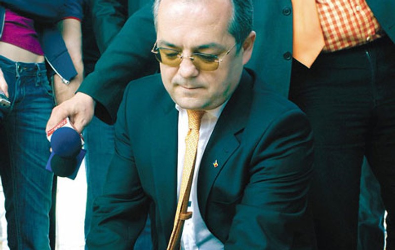Cheamă-l pe meşterul Boc!