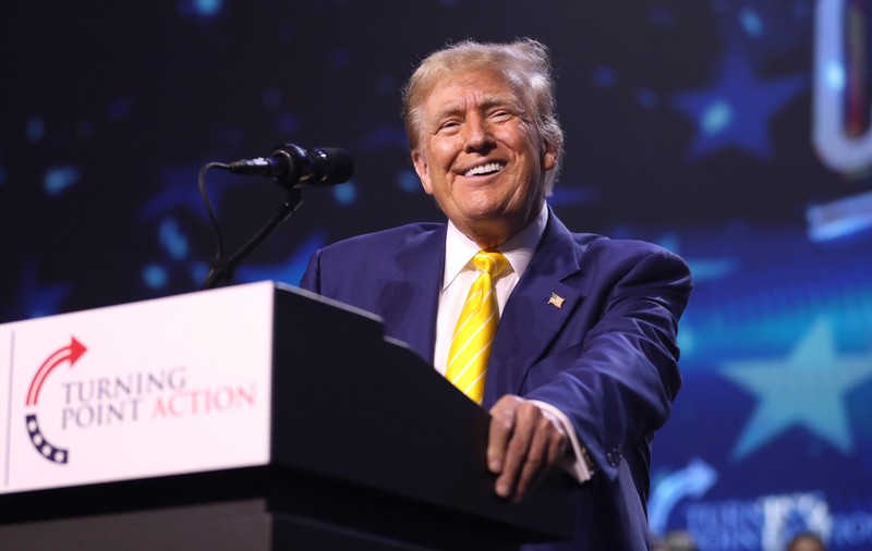 Trump amenință că va pune capăt sprijinului pentru Ucraina dacă va fi reales președinte: atacuri la adresa lui Zelenski
