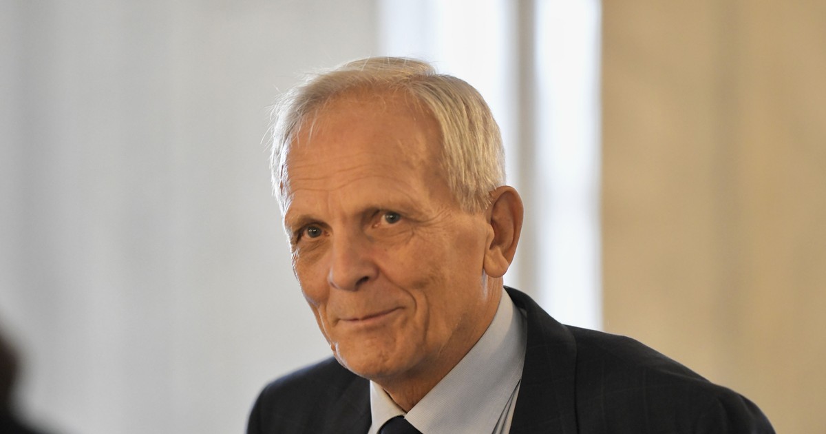 Cum se descurcă fostul premier Theodor Stolojan cu traficul infernal de pe DN1. „E un coșmar”