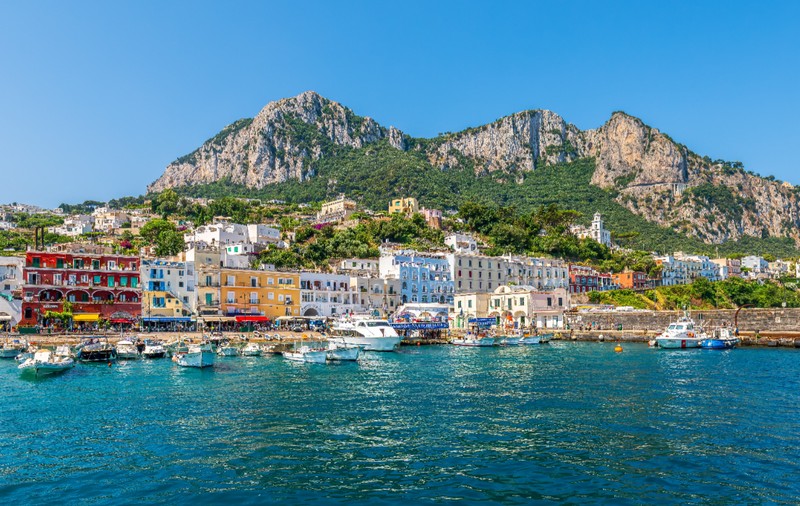 Cât costă să îți cumperi o casă pe insulele din Italia: în Capri, un singur metru pătrat a ajuns să coste aproape 9.000 de euro