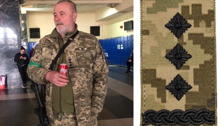 Kuchinski poartă epoleți de colonel (foto dreapta), deși străinii care servesc în Forțele Armate ale Ucrainei nu pot avea funcții de conducere