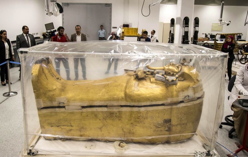 Sarcofagul din aur al lui Tutankhamon a fost prezentat oficial prima dată de la descoperirea sa în 1922 - FOTO