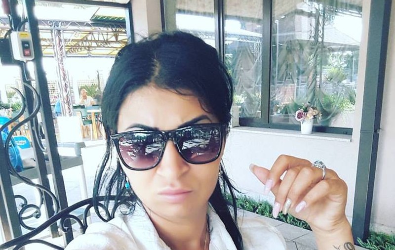 Ramona de la Clejani s-a schimbat total. Fiica nelegitimă a lui Ioniță a dat lovitura, după ce în urmă cu 3 ani cânta pe străzi